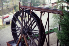 img023