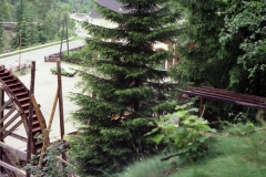 img090