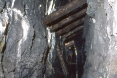 img037